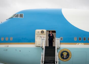 trump AF1