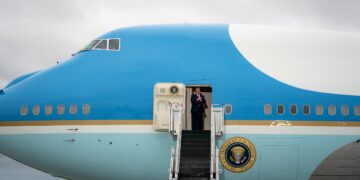 trump AF1