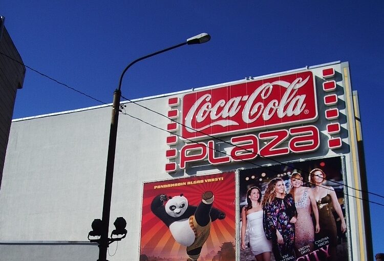 coca cola plaza kino apollo