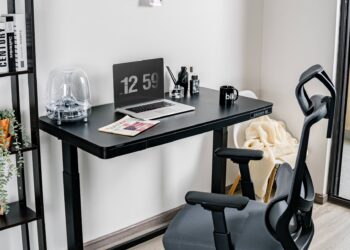 töölaud ergonoomiline