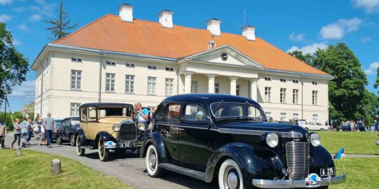 Chrysler Royal, 1937