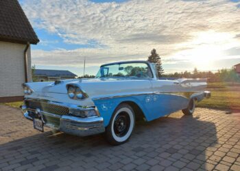 Ford Galaxy Skyliner, 1958