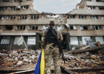 Kümnest kontrollitud ukrainlasest seitse on sõjaväekohuslased. Foto on illustratiivne. Pilt: Envato