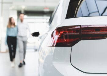 Euroopas kasvas uute sõiduautode müük septembris jõudsalt. Foto: Envato