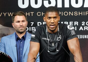 Joshua promootor Eddie Hearn ja Anthony Joshua. Foto: Wikimedia / azzyJoeyD