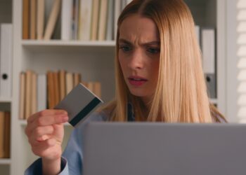 Tuleb olla tähelepanelik, kuna endiselt tehakse märkimisväärne osa petukõnedest Elektrilevi, Tervisekassa, politsei ja pankade nimelt. Foto on illustratiivne. Pilt: Envato