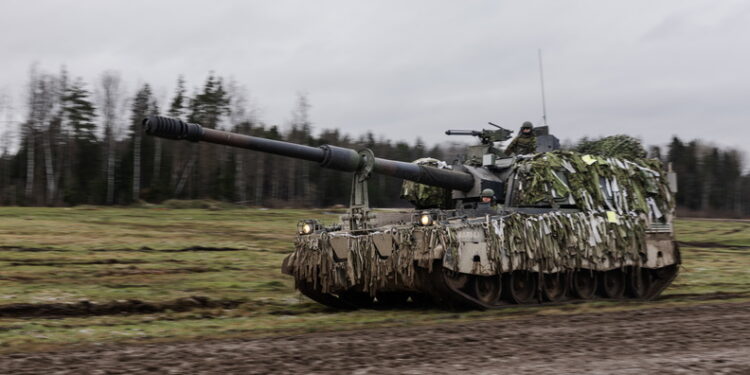 Suurtükiväerügemendi tulepatarei ajateenijate esimesed K9 Kõu laskeharjutused 04.12.2025. Foto: mil.ee