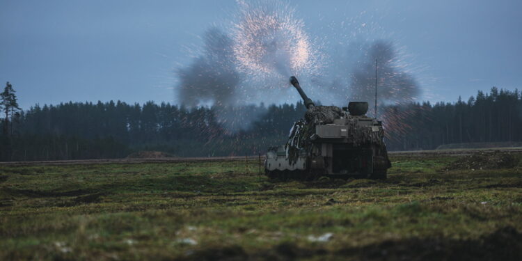 Suurtükiväerügemendi tulepatarei ajateenijate esimesed K9 Kõu laskeharjutused 04.12.2025. Foto: mil.ee