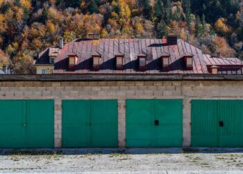 Tolli töönädal: deklareerimata raha, salasuitsud ja garaažidest avastatud kütus. Foto on illustratiivne. Pilt: Envato