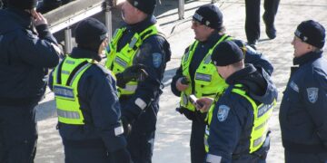 Abipolitseinikud. Foto: Wikimedia / Kuuskinen