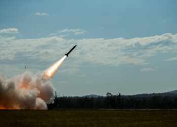 MIM-104 Patriot on spetsialiseerunud taktikaliste ballistiliste rakettide ja lennuvahendite tõrjele. 
Foto: Lance Cpl. Alyssa Chuluda / Wikimedia