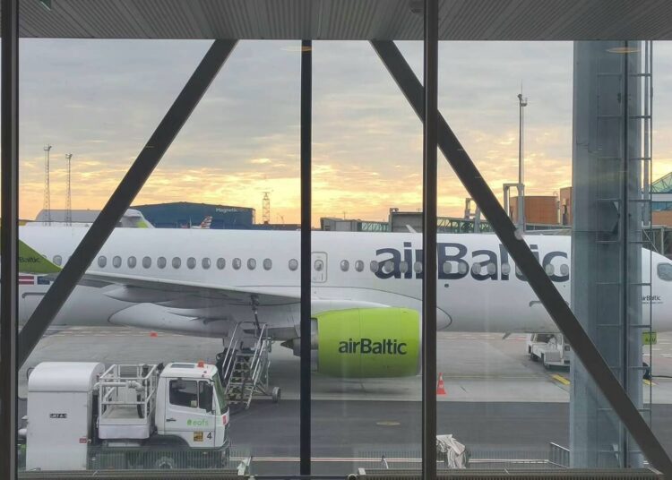 AirBaltic lennuk Tallinna lennujaamas. Foto: Wikimedia