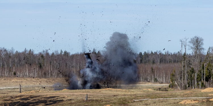 Näidislõhkamine. Foto: mil.ee