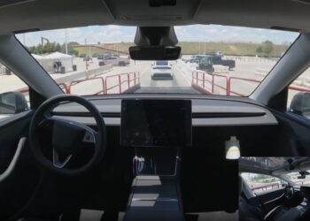 Tesla autopiloot. Foto: Tesla