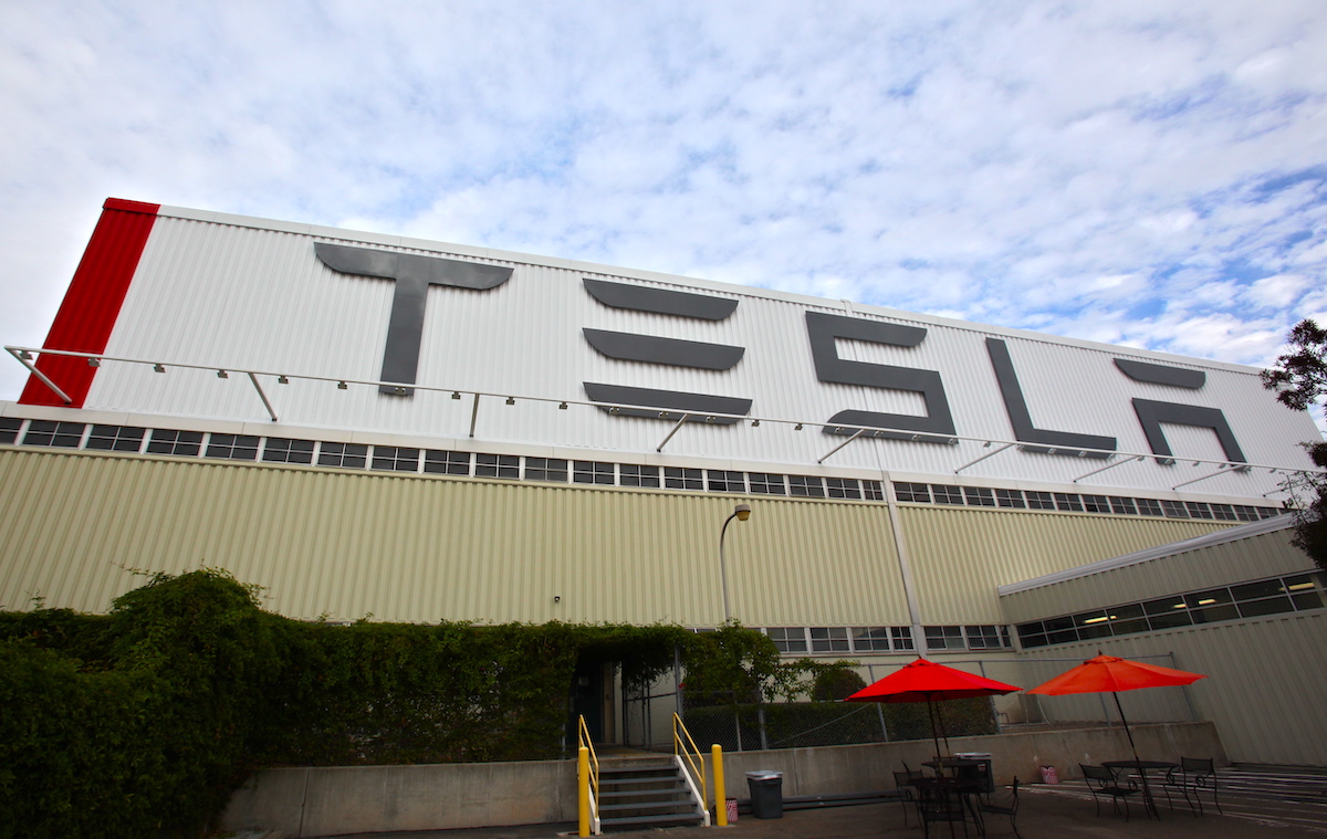 tesla mudel y odav versioon