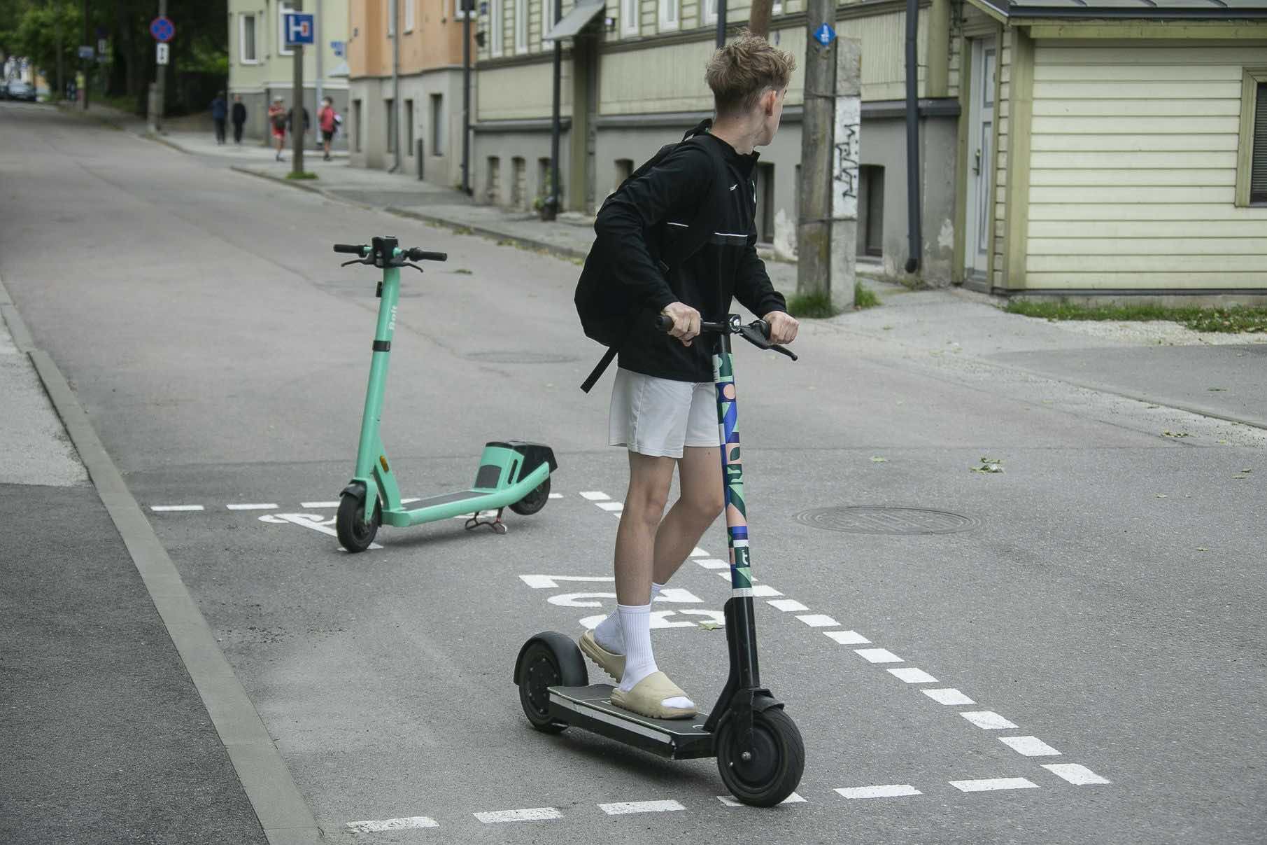 tõukerattad mopeedid kergliikurid
