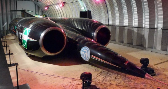 ThrustSSC 1997. aastal helikiiruse ületanud auto Coventry muuseumis. Foto: Wikimedia